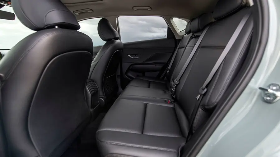 Khoang hành khách Kona