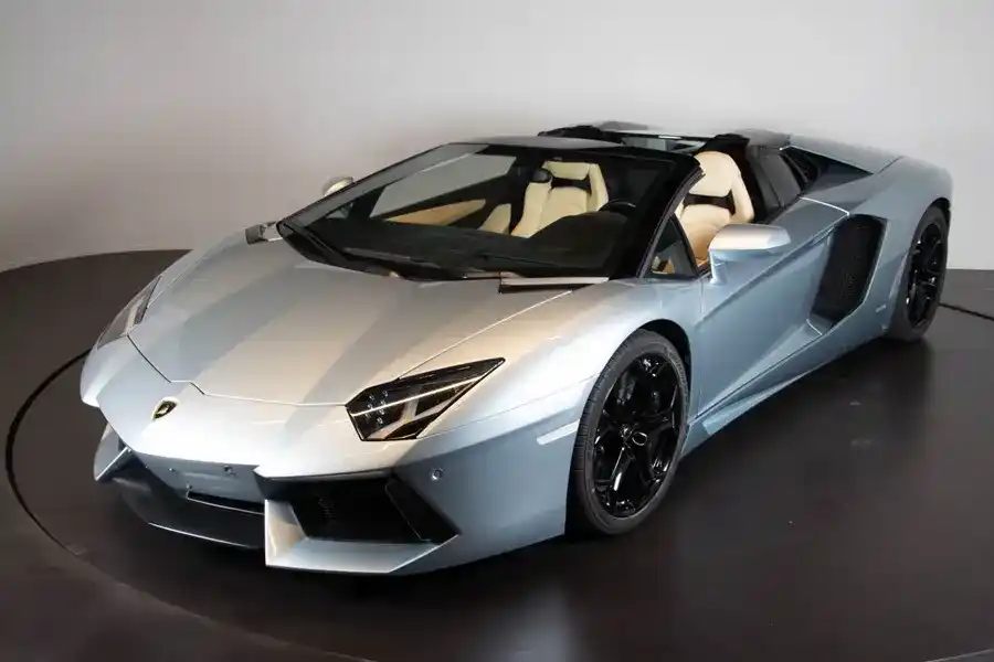 Xe Lamborghini Aventador LP 700-4 Roadster