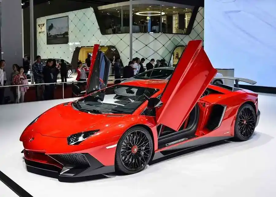 Xe Lamborghini Aventador