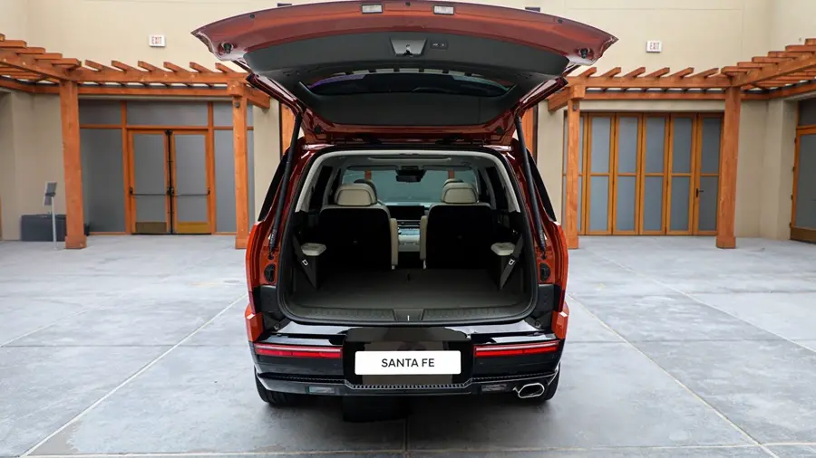 Khoang hành lý xe Hyundai SantaFe