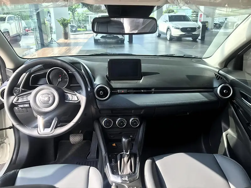 Nội thất Mazda 2 Sport 2024