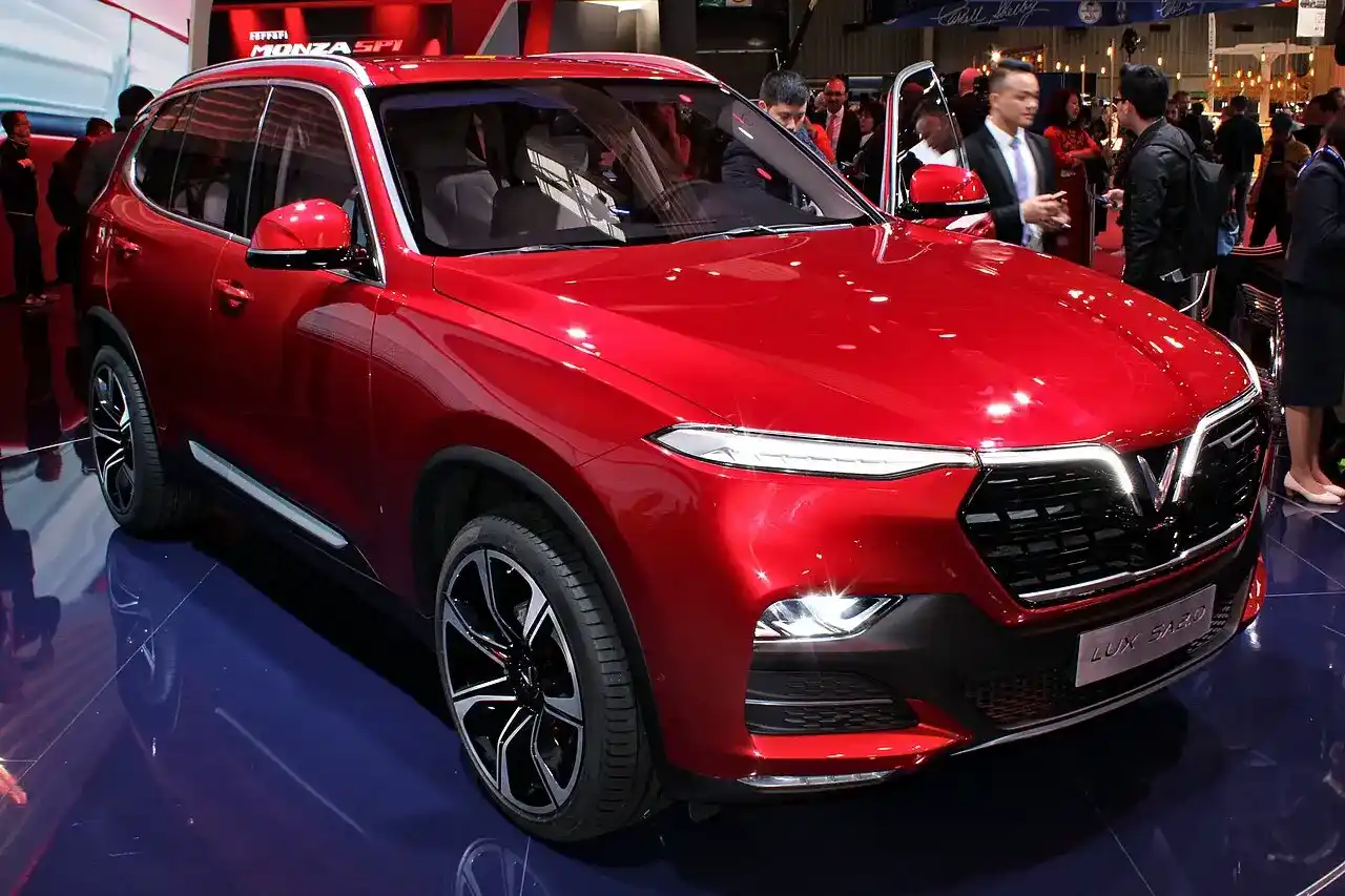 VinFast Lux A2.0 (5 chỗ)