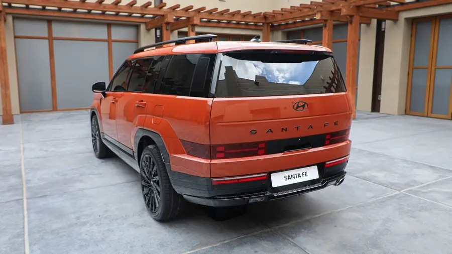 đuôi xe Hyundai SantaFe