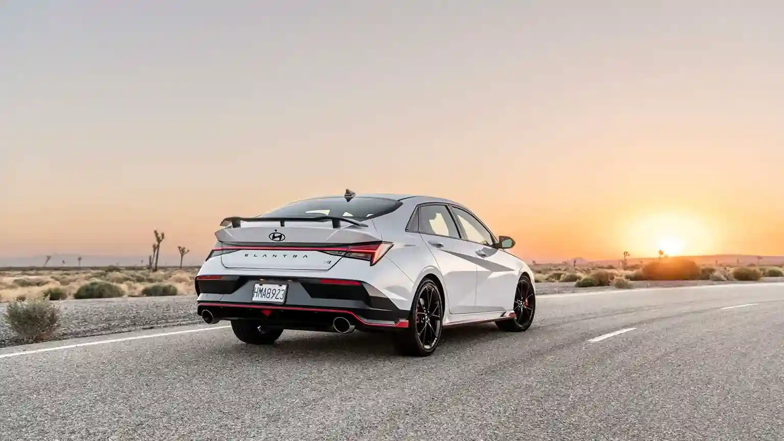 Đuôi xe Hyundai Elantra 2024