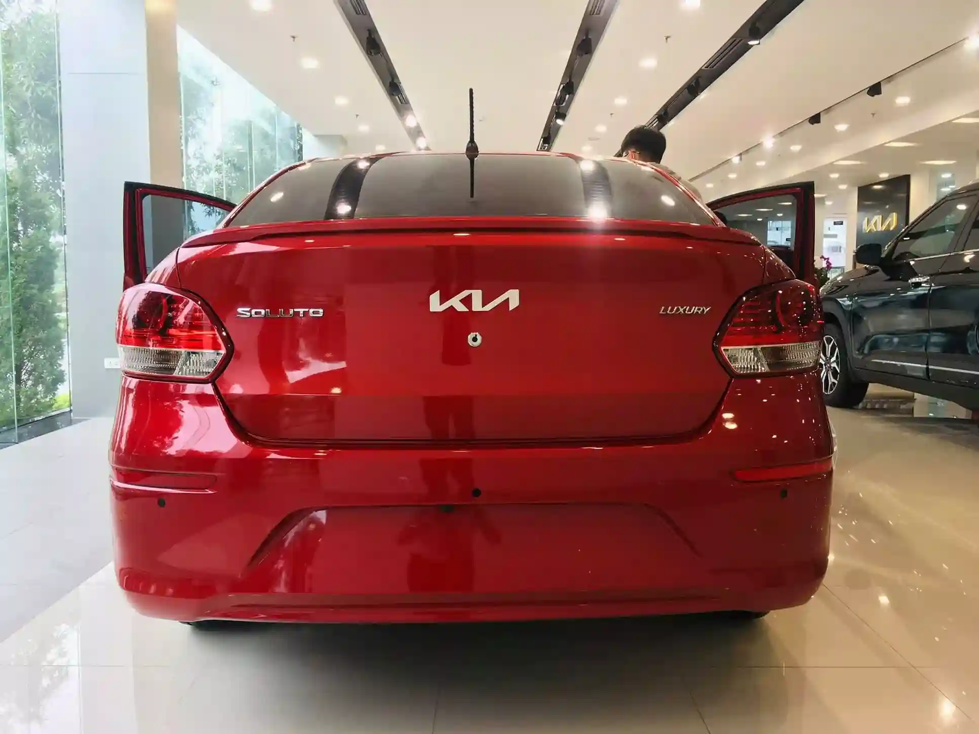 Đuôi xe Kia Soluto