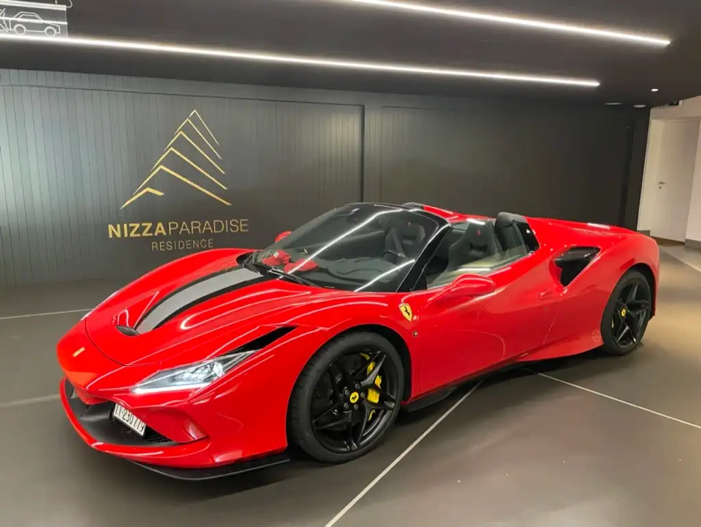 Ferrari F8 Spider giá xe 19 tỷ đồng