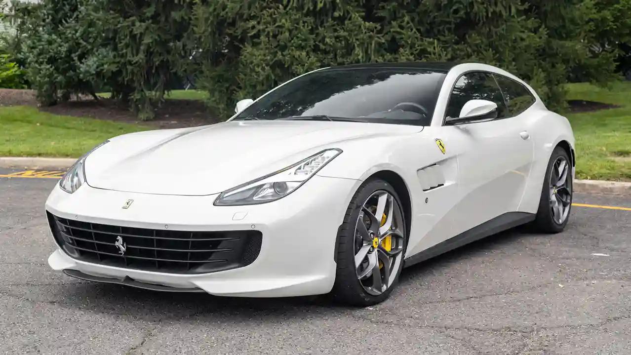 Ferrari GTC4Lusso T