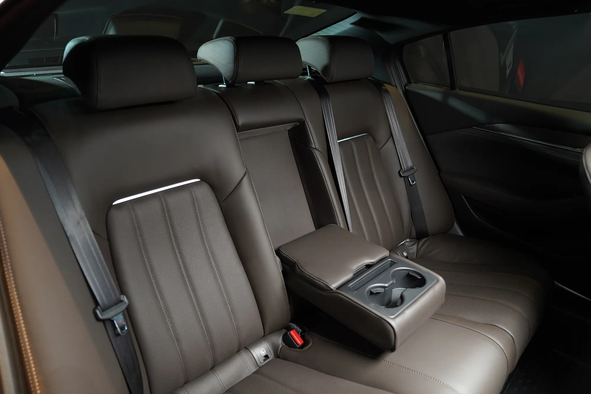 Khoang hành khách Mazda 6 2024