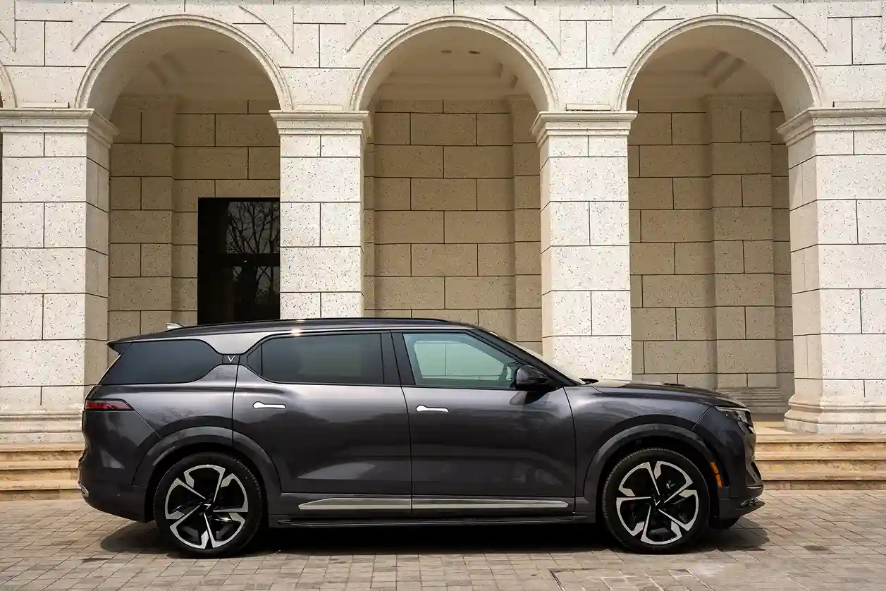 Thân xe VinFast VF9