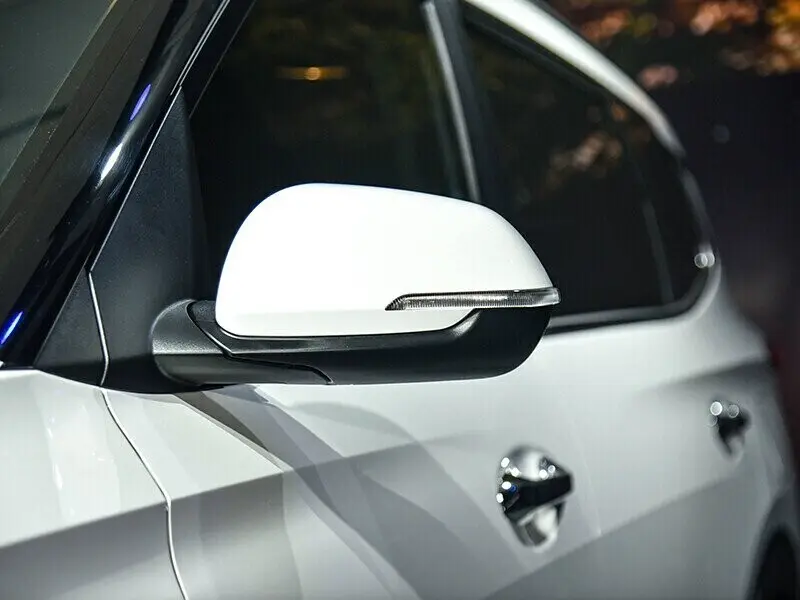 Thân xe kia Carens 2024