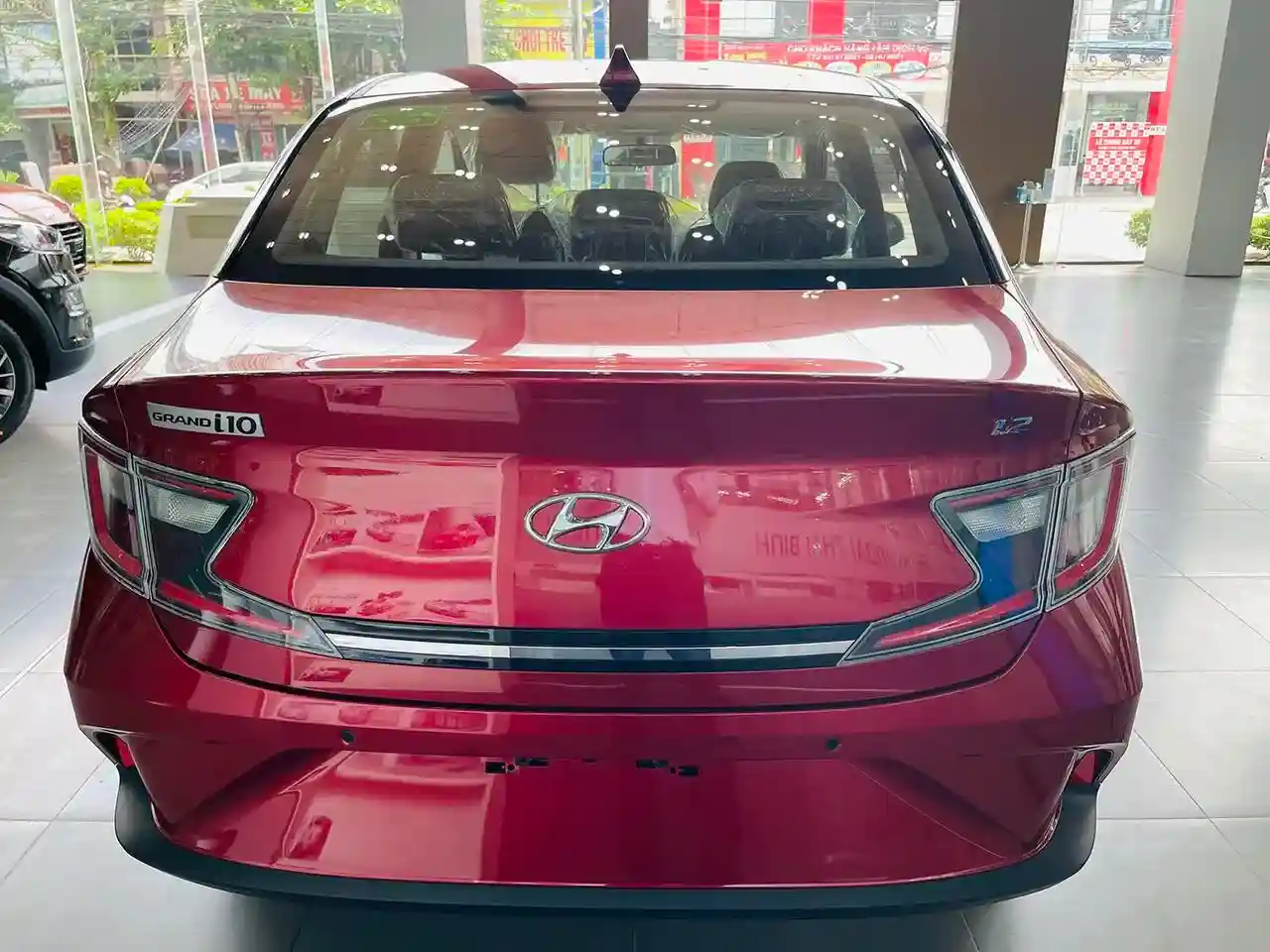 đuôi xe Hyundai Grand i10