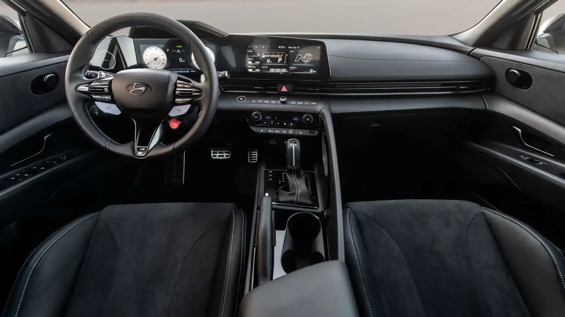 nội thất Hyundai Elantra 2024