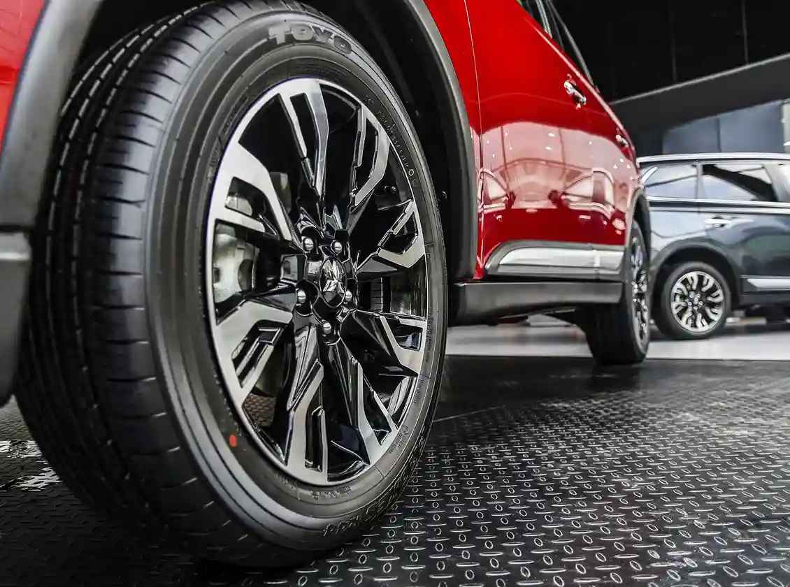 Bộ lốp Mitsubishi Outlander