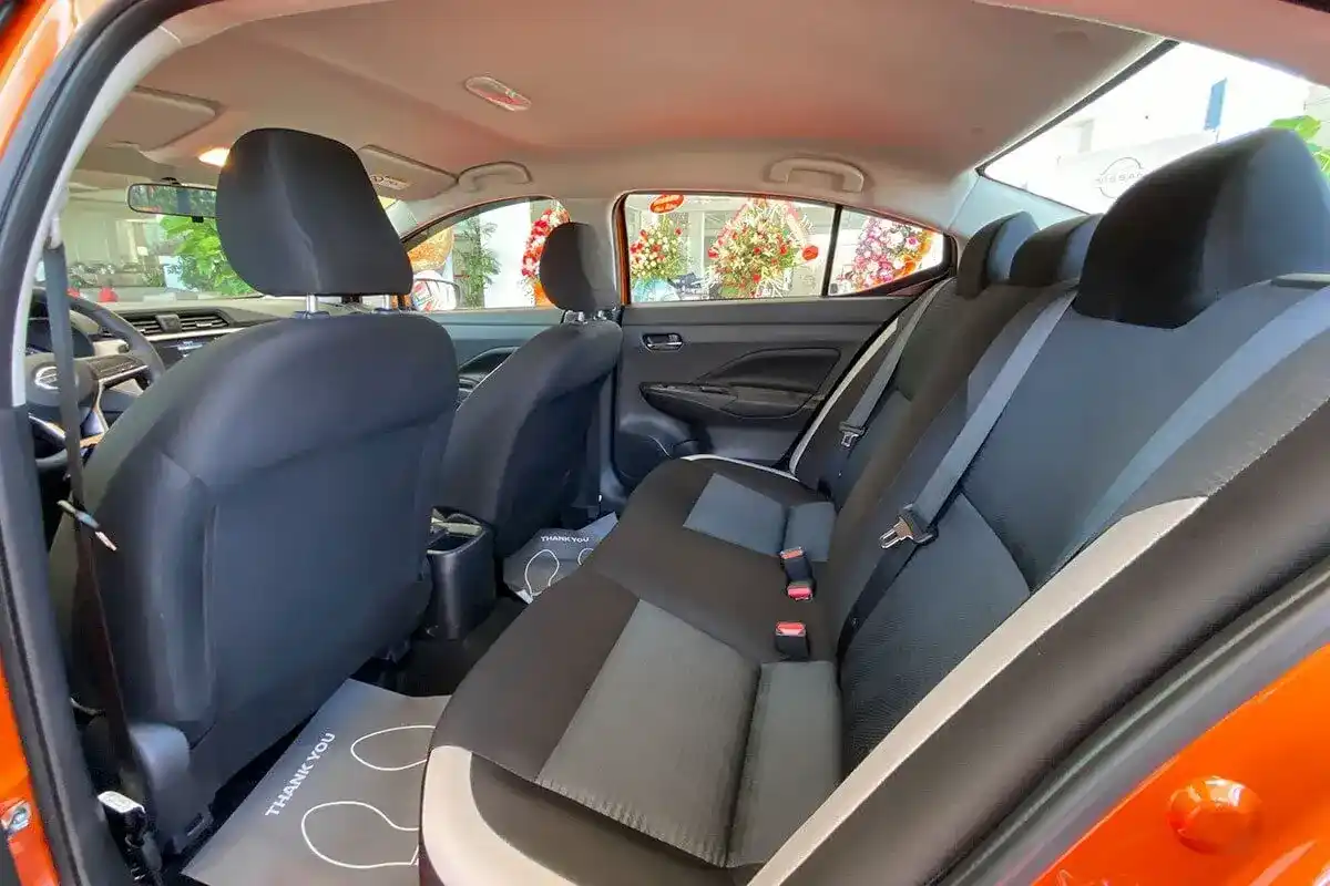 Khoang hành khách Nissan Almera