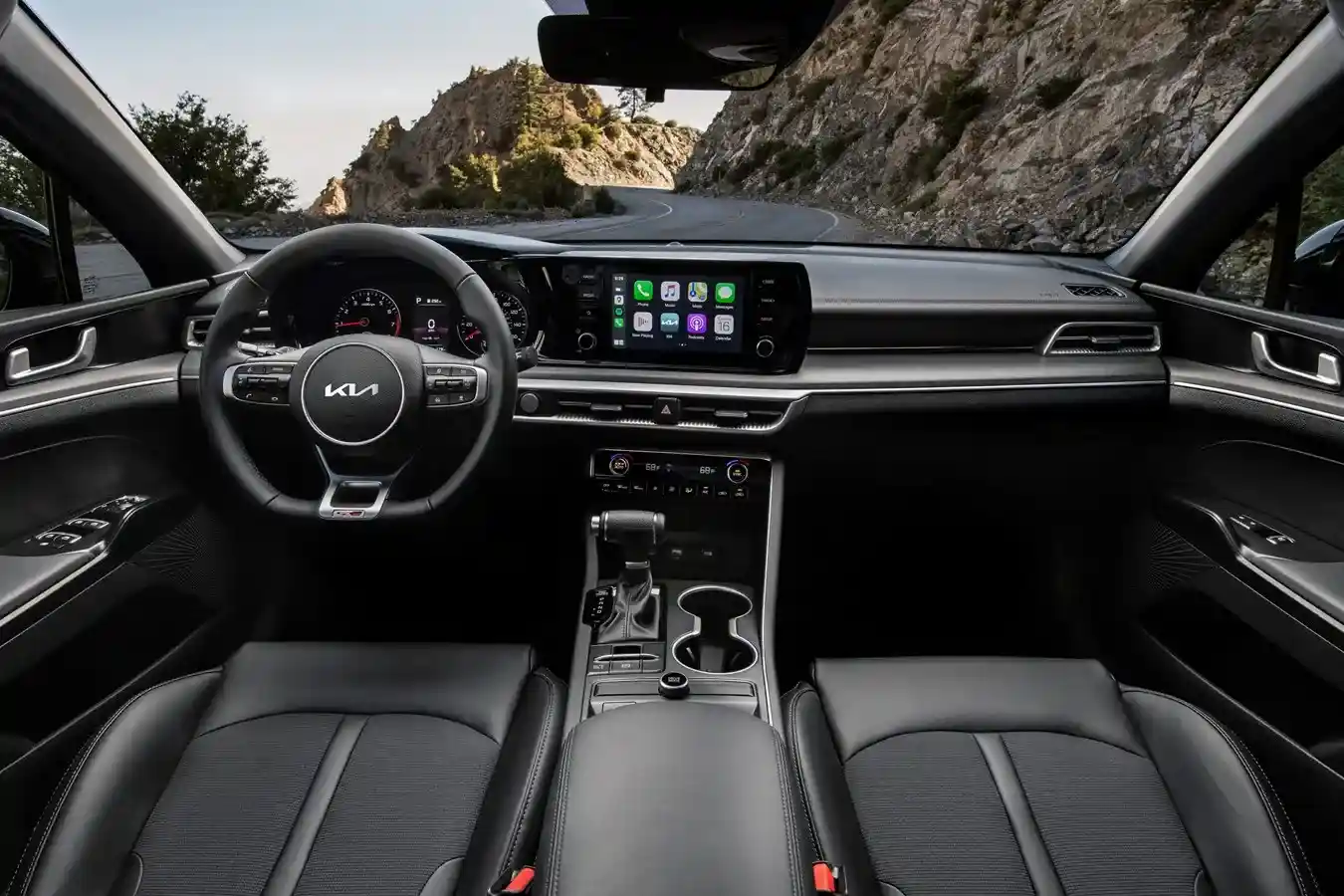 Khoang lái Kia K5 2024