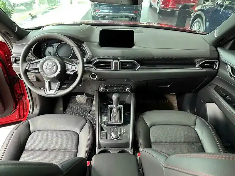 Khoang lái Mazda CX5 7 chỗ