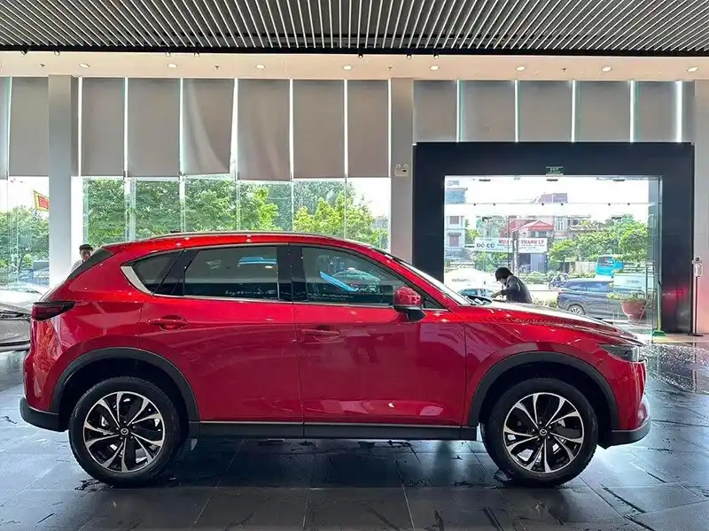 Thân xe Mazda CX5 7 chỗ