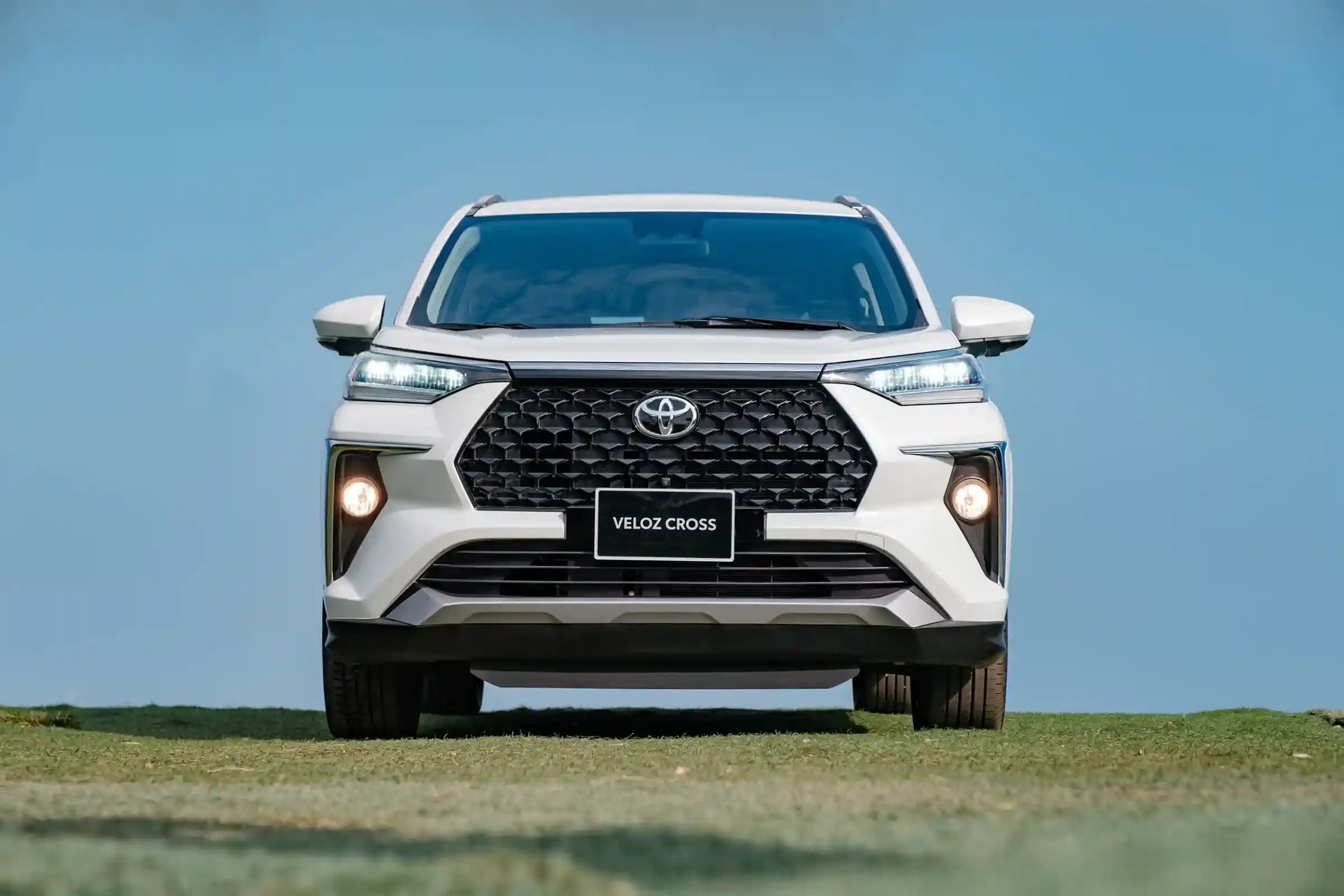 Veloz Cross và Veloz Cross Top