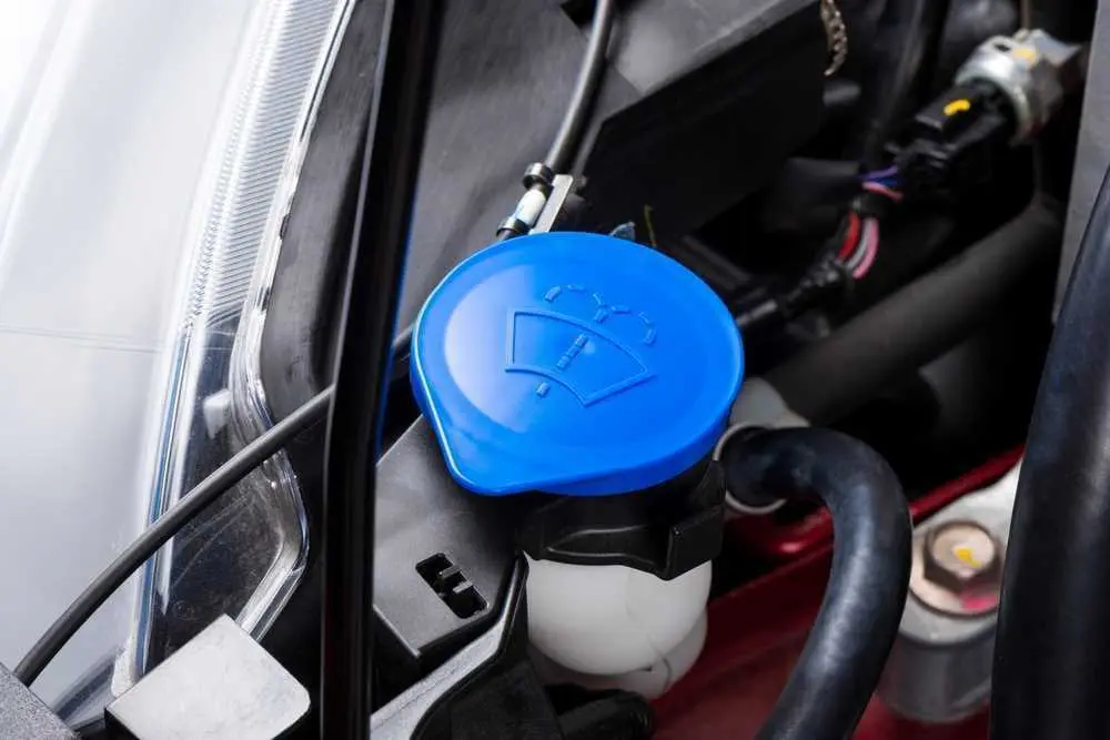 bình đựng nước rửa kính