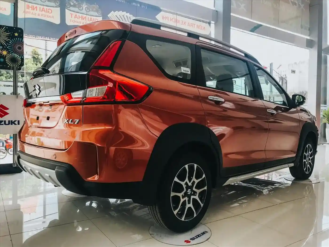 đuôi xe Suzuki XL7