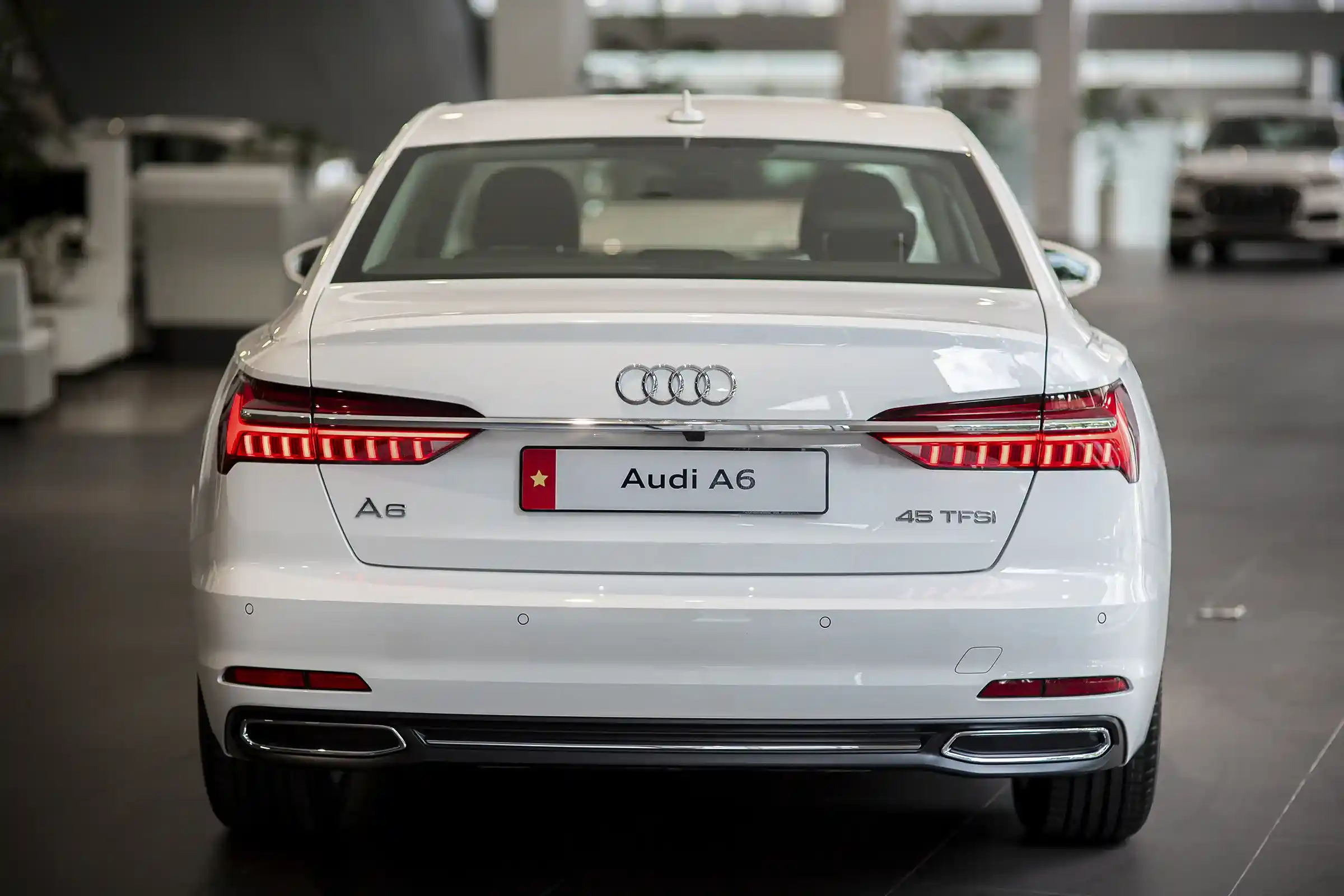 đuôi xe audi a6