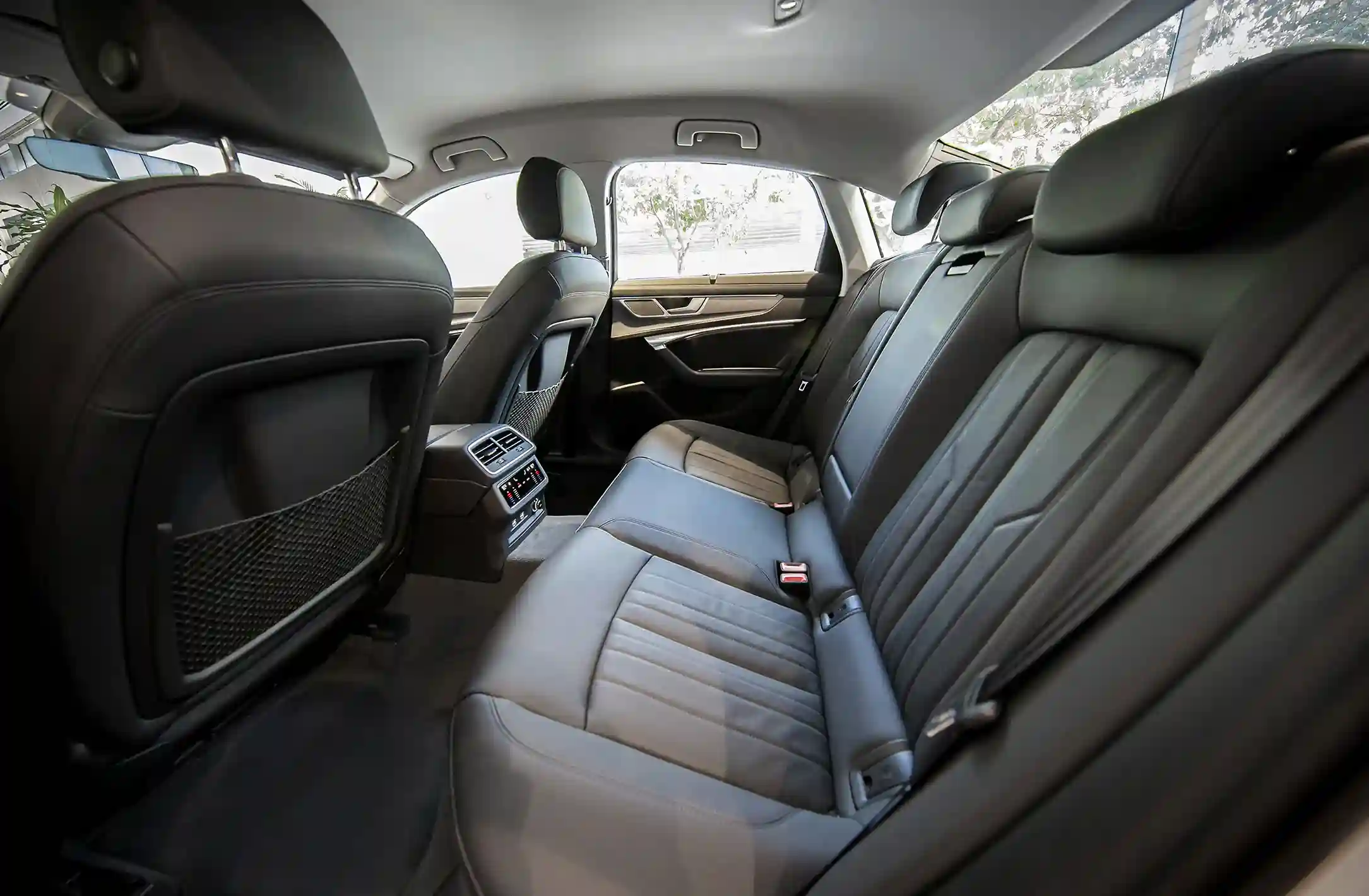 khoang hành khách audi a6