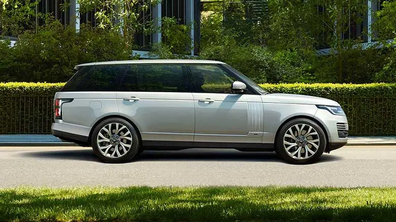 thân xe Xe range rover 7 chỗ