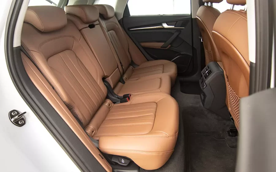 Khoang hành khách Audi Q5