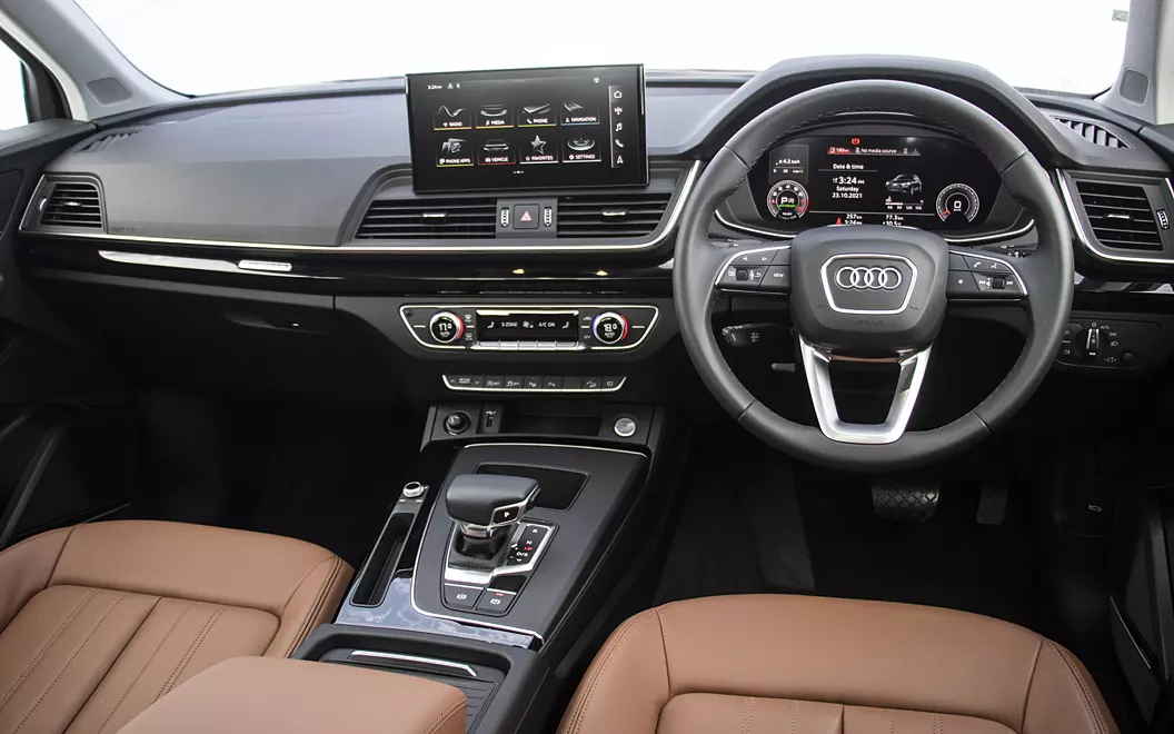 Khoang lái Audi Q5
