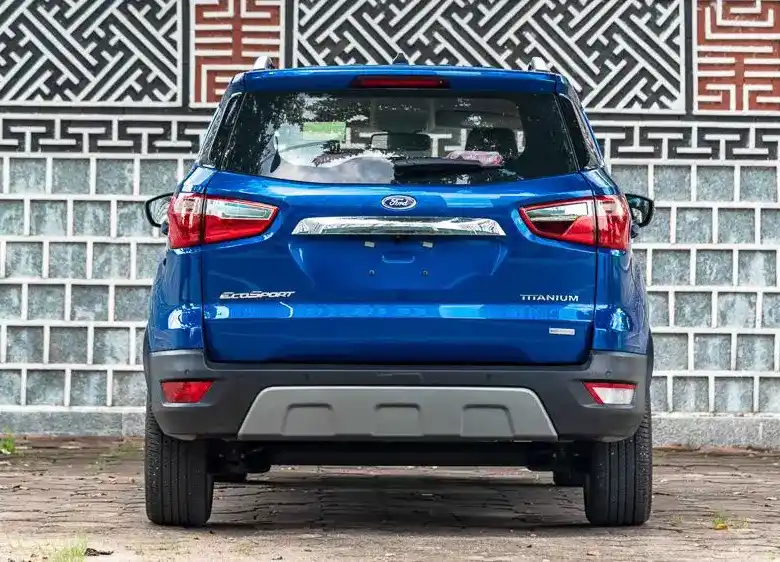 đuôi xe Ford 7 chỗ EcoSport