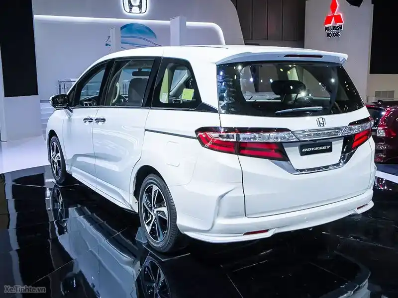 đuôi xe Honda 7 chỗ Odyssey