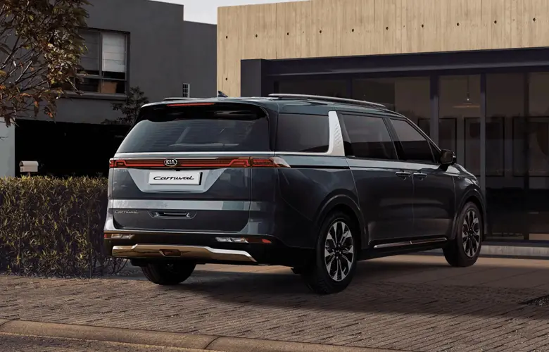đuôi xe Kia sedona 7 chỗ