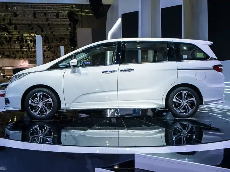 thân xe Honda 7 chỗ Odyssey