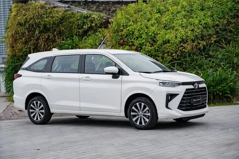 thân xe Toyota avanza Premio 7 chỗ