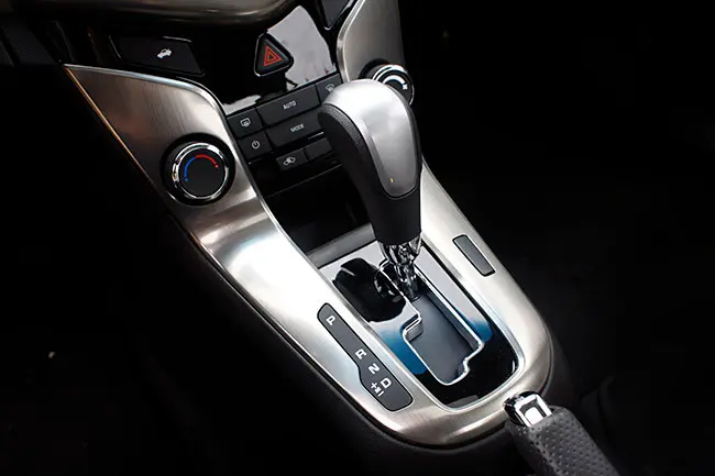 Hướng dẫn cách lái xe số tự động an toàn