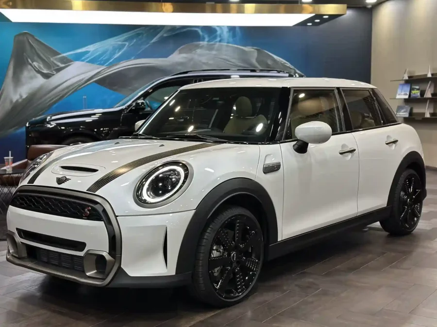 MINI Cooper 5 Door
