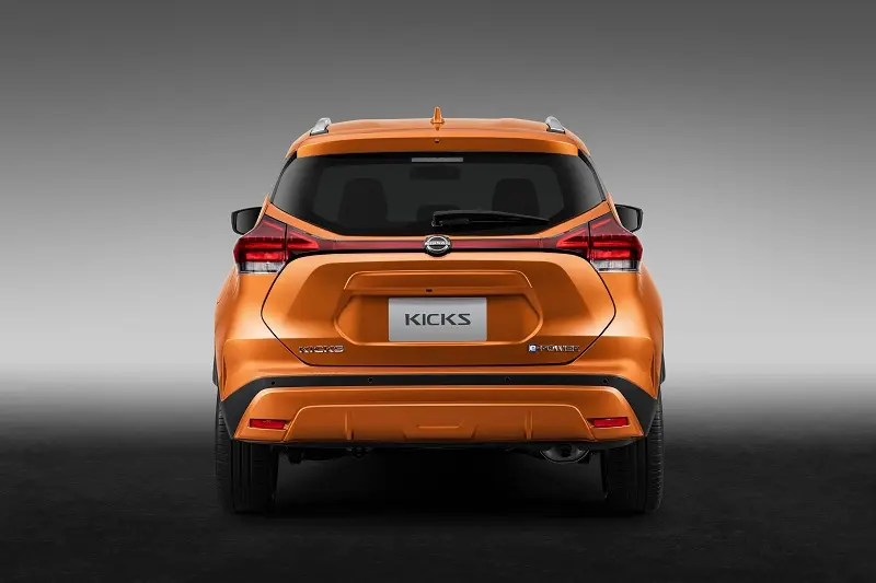 đuôi xe Nissan kicks