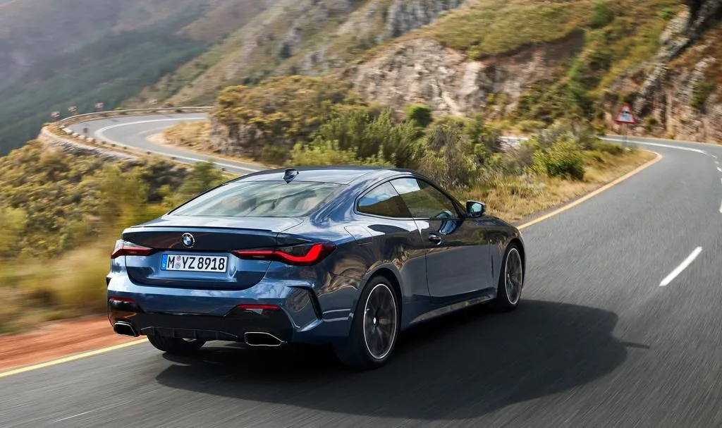 đuôi xe bmw 4 chỗ