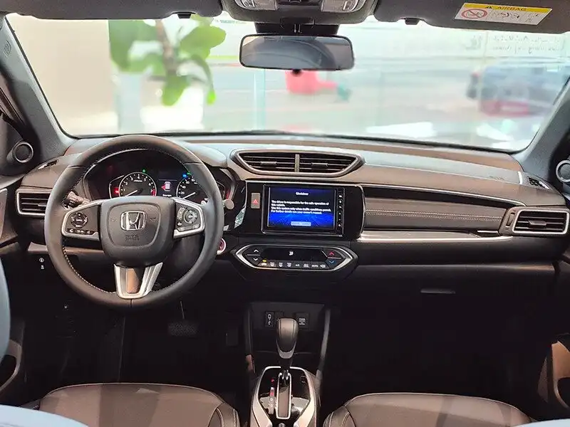 khoang lái Honda brv