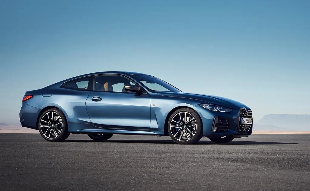 thân xe bmw 4 chỗ