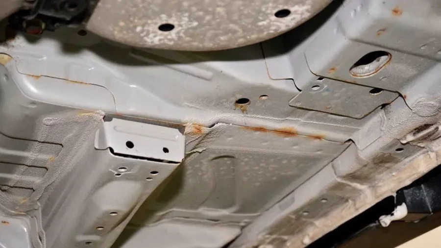 Sơn phủ gầm ô tô có tác dụng gì