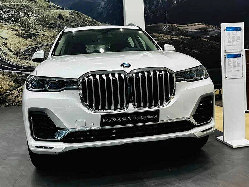 đầu xe BMW X7