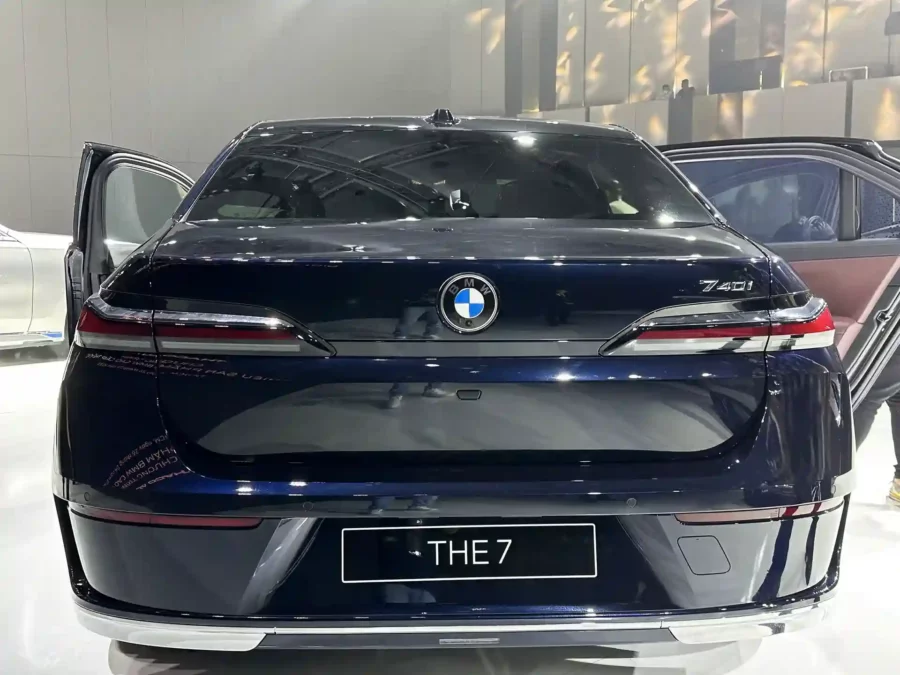 đuôi xe BMW Series 7