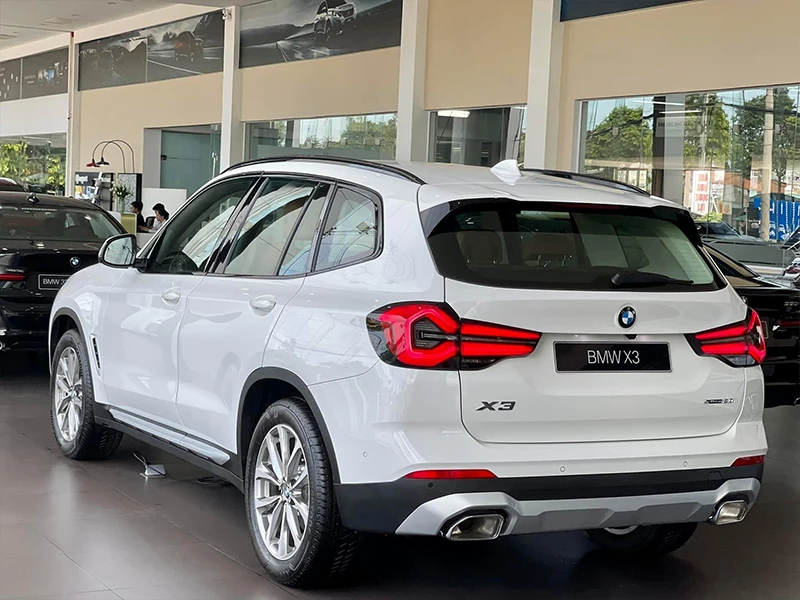 đuôi xe BMW X3