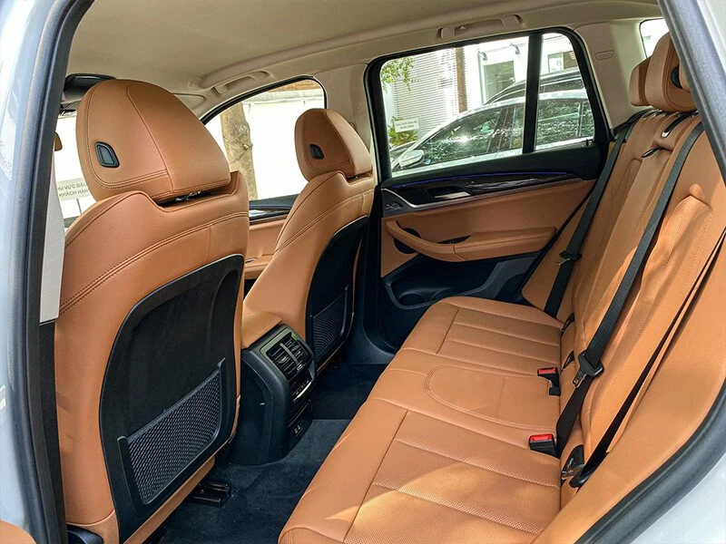 khoang hành khách BMW X3