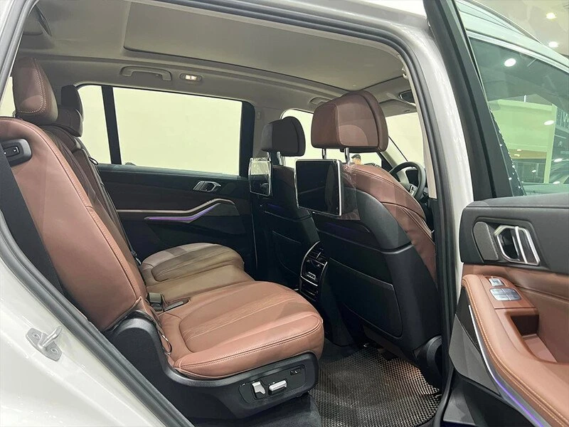 khoang hành khách BMW X7