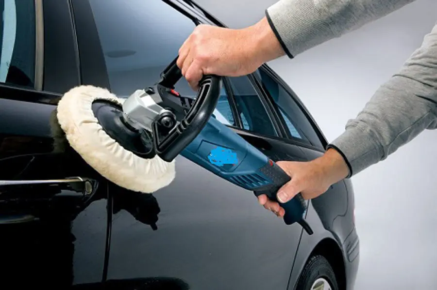 nên đánh bóng xe ô tô thường xuyên