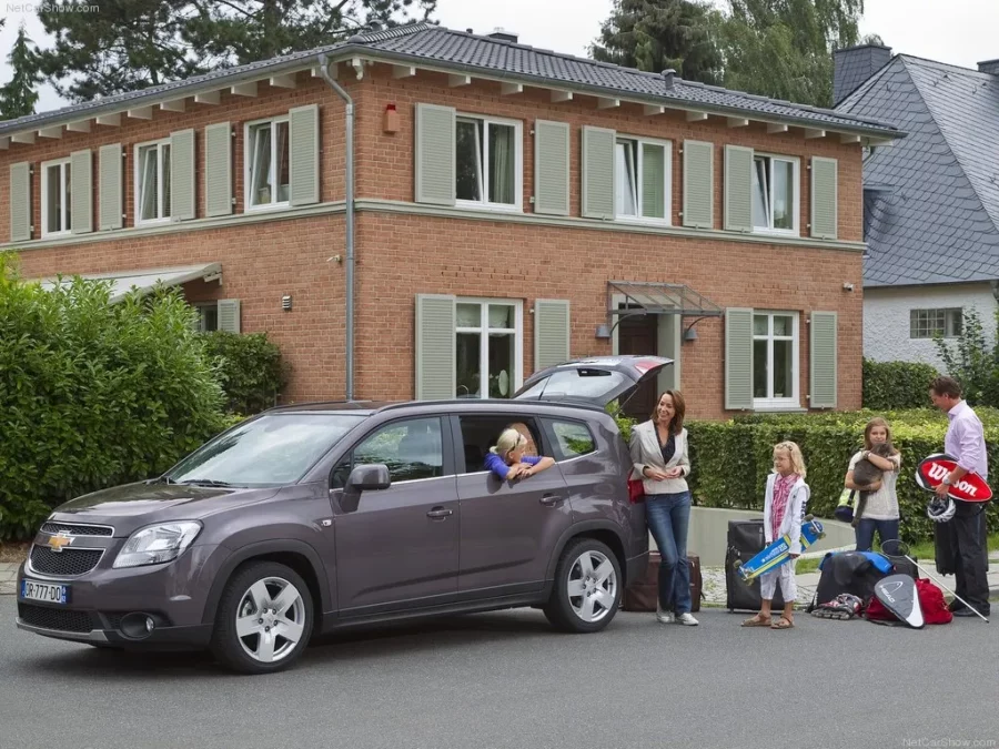 ngoại thất Chevrolet Orlando