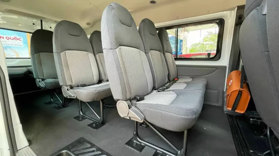 Nội thất Ford Transit​​ 2024