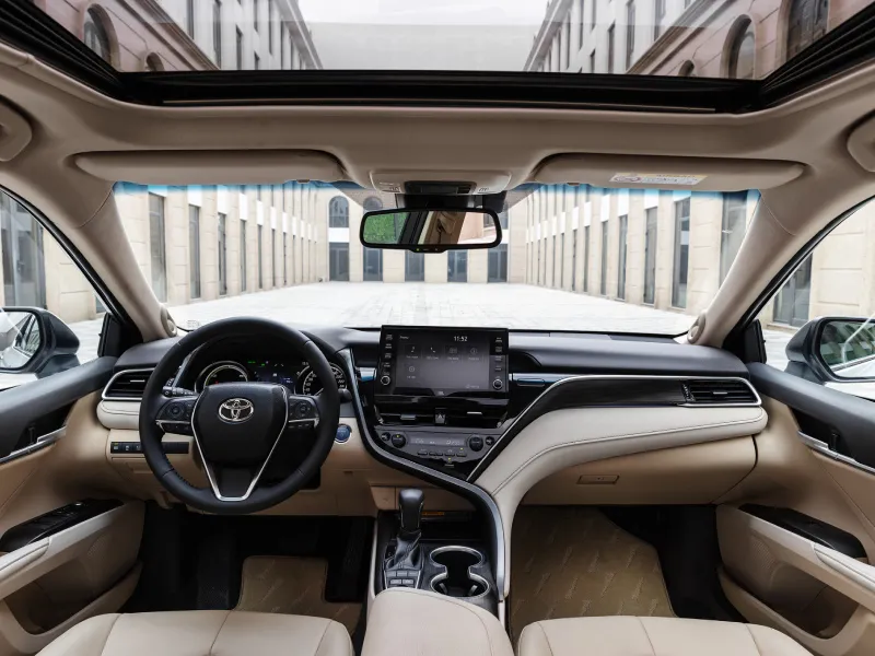 Đánh giá nội thất Toyota Camry 2.0q